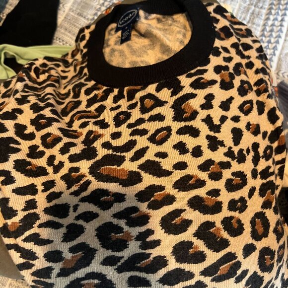 Sweaters on Sale - Picture 5 of 5